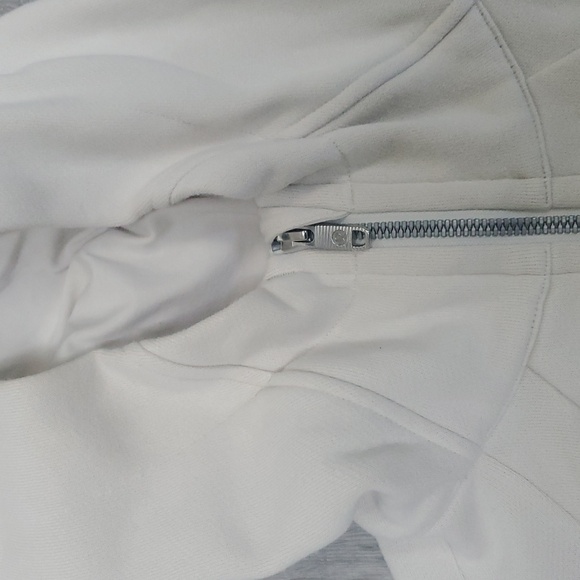 Lululemon Scuba Full Zip Cropped Jacket In Bone. Size 2 /tags removed/ - Picture 8 of 10